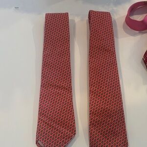 Elegant Pink Patterned Tie